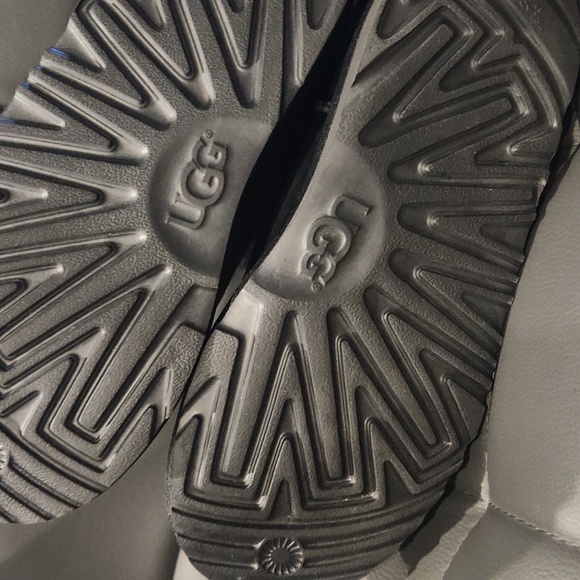 UGG Bailey Bow boots - Picture 2 of 5